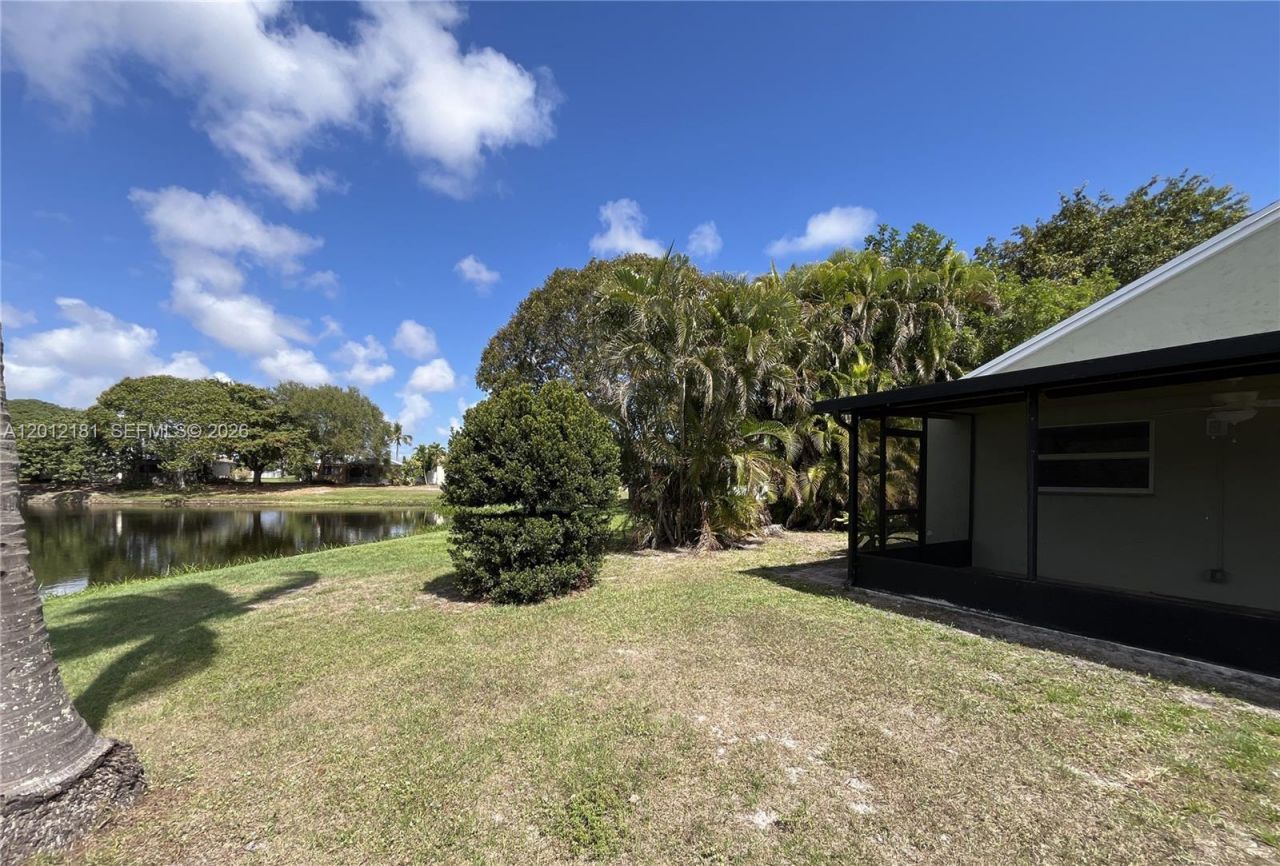 9 Beckley Pl , Boynton Beach, FL 33426 Photo