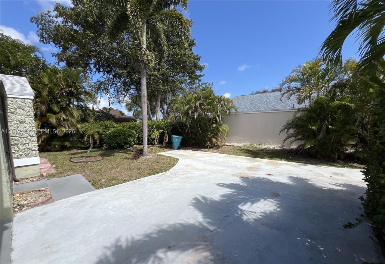9 Beckley Pl , Boynton Beach, FL 33426 Photo
