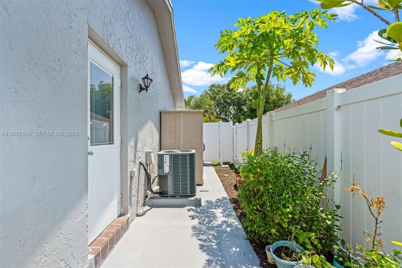 8210 SW 3 Court , North Lauderdale, FL 33068 Photo