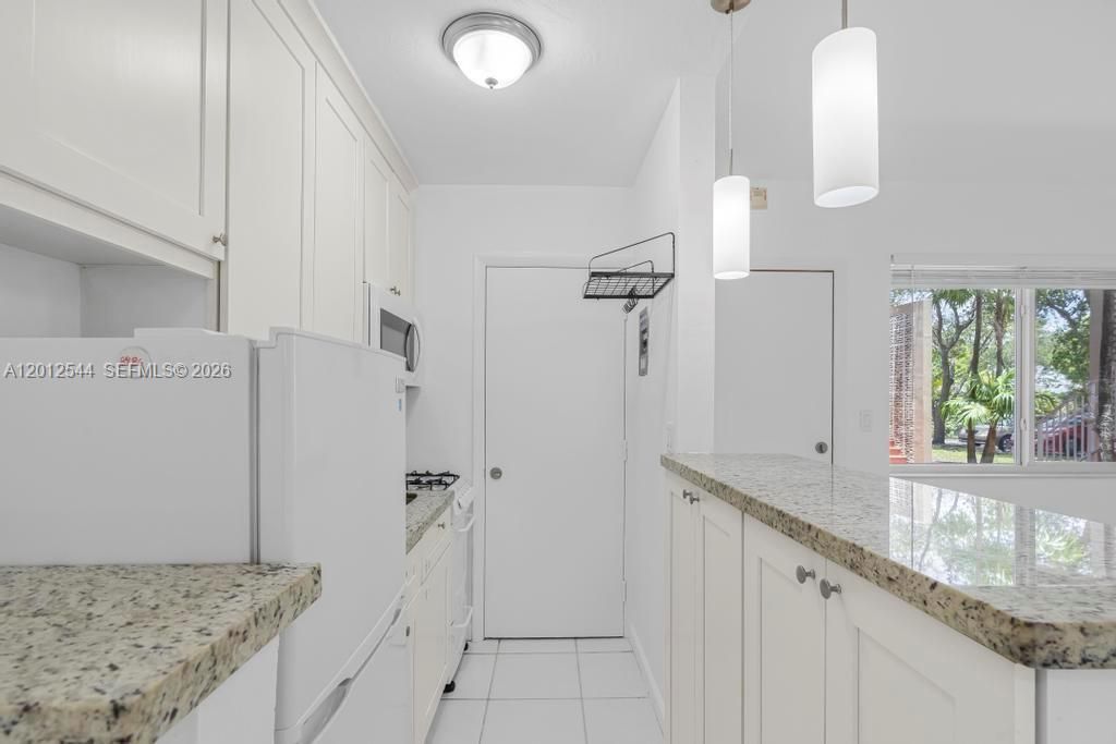 6330 SW 79th St , Unit 2, South Miami, FL 33143 Photo