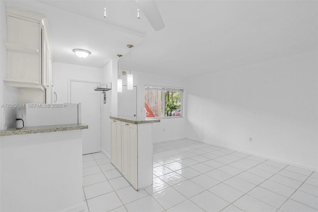 6330 SW 79th St , Unit 2, South Miami, FL 33143 Photo