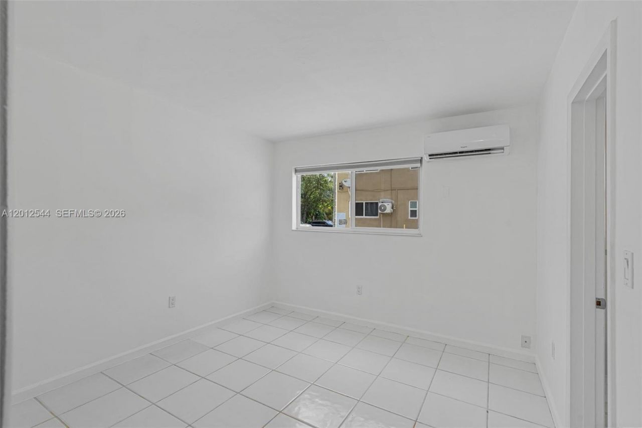 6330 SW 79th St , Unit 2, South Miami, FL 33143 Photo