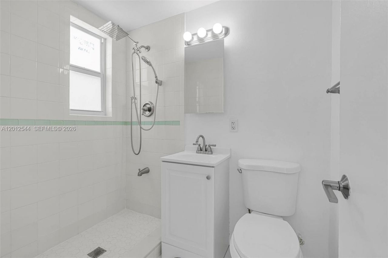 6330 SW 79th St , Unit 2, South Miami, FL 33143 Photo