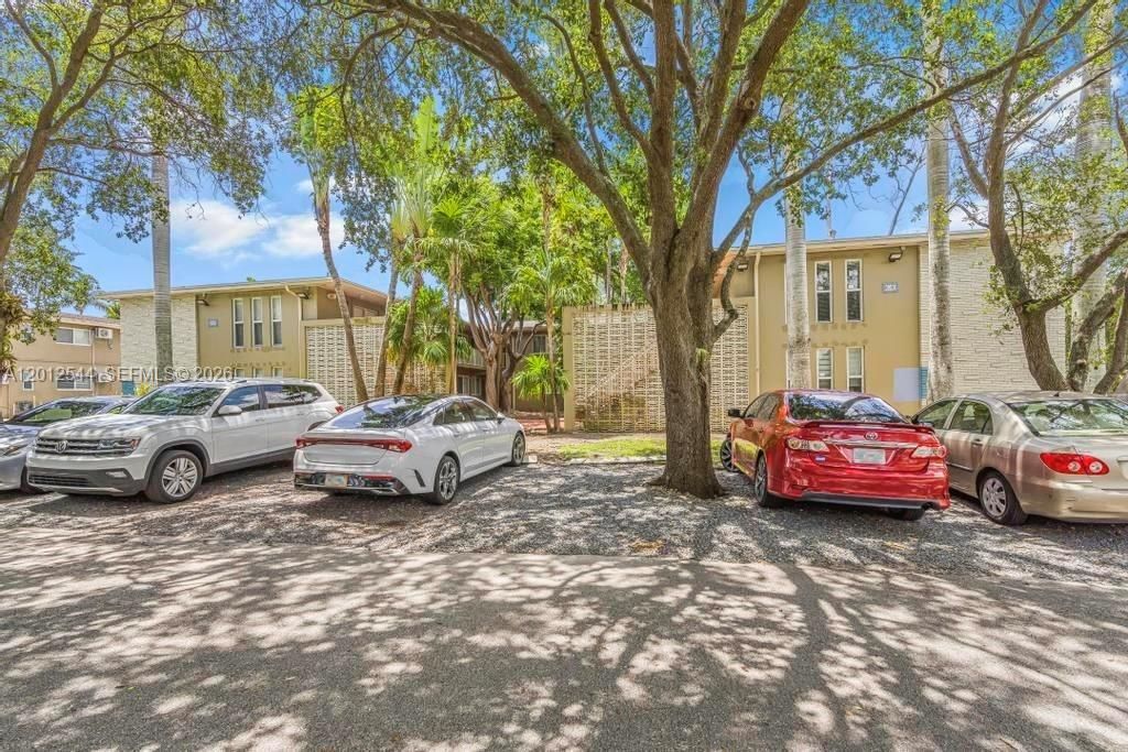 6330 SW 79th St , Unit 2, South Miami, FL 33143 Photo