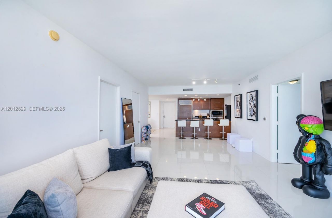 465 E Brickell Ave , Unit 5305, Miami, FL 33131 Photo