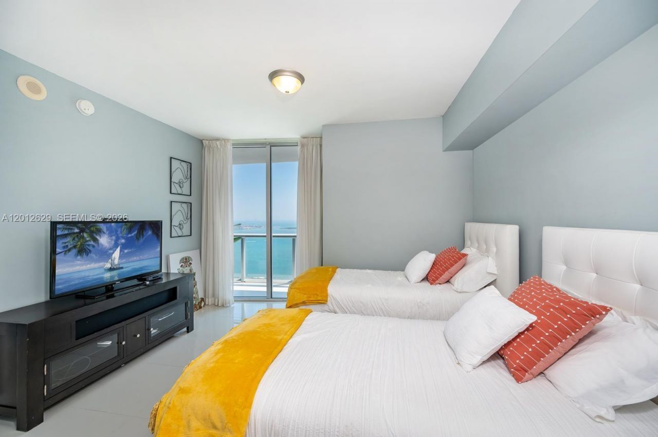 465 E Brickell Ave , Unit 5305, Miami, FL 33131 Photo