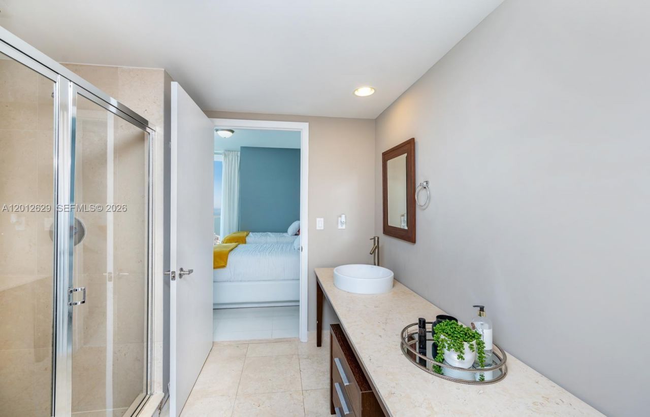 465 E Brickell Ave , Unit 5305, Miami, FL 33131 Photo