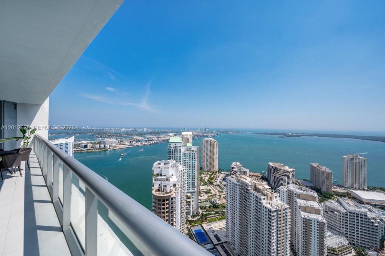 465 E Brickell Ave , Unit 5305, Miami, FL 33131 Photo