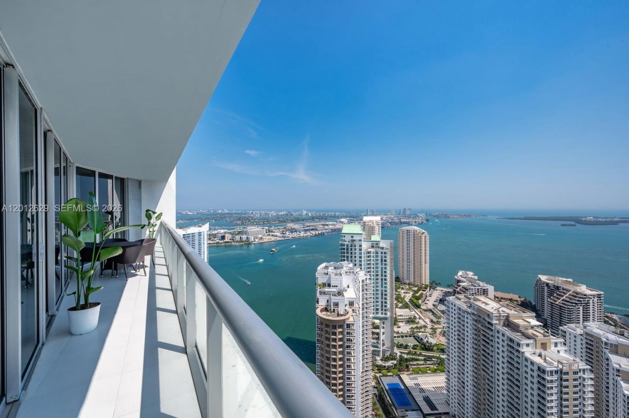 465 E Brickell Ave , Unit 5305, Miami, FL 33131 Photo