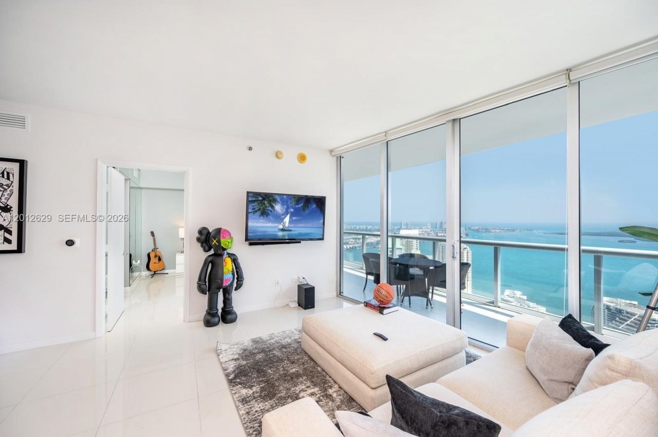 465 E Brickell Ave , Unit 5305, Miami, FL 33131 Photo