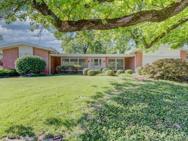 38 Forestvale Drive , Chesterfield, MO 63017