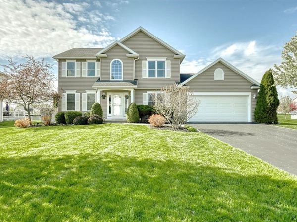 46 Middlesburough Park , North Chili, NY 14514