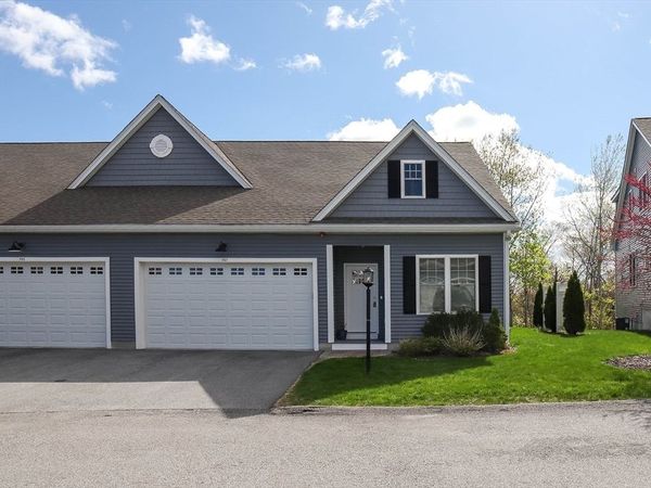 707 Southwood Ln, Unit 707, Clinton, MA 01510