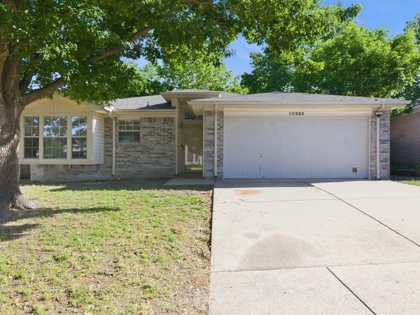 10225 Maverick Drive, Fort Worth, TX 76108