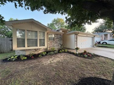 10225 Maverick Drive, Fort Worth, TX 76108