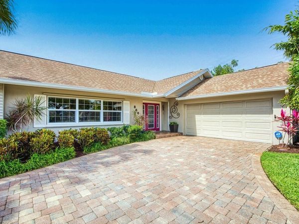 880 Deep Lagoon Ln, Fort Myers, FL 33919
