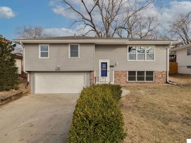 5041 S 93rd Street , Omaha, NE 68127