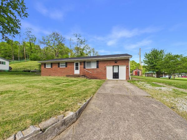 5392 Newcomb Creek Road, Huntington, WV 25704