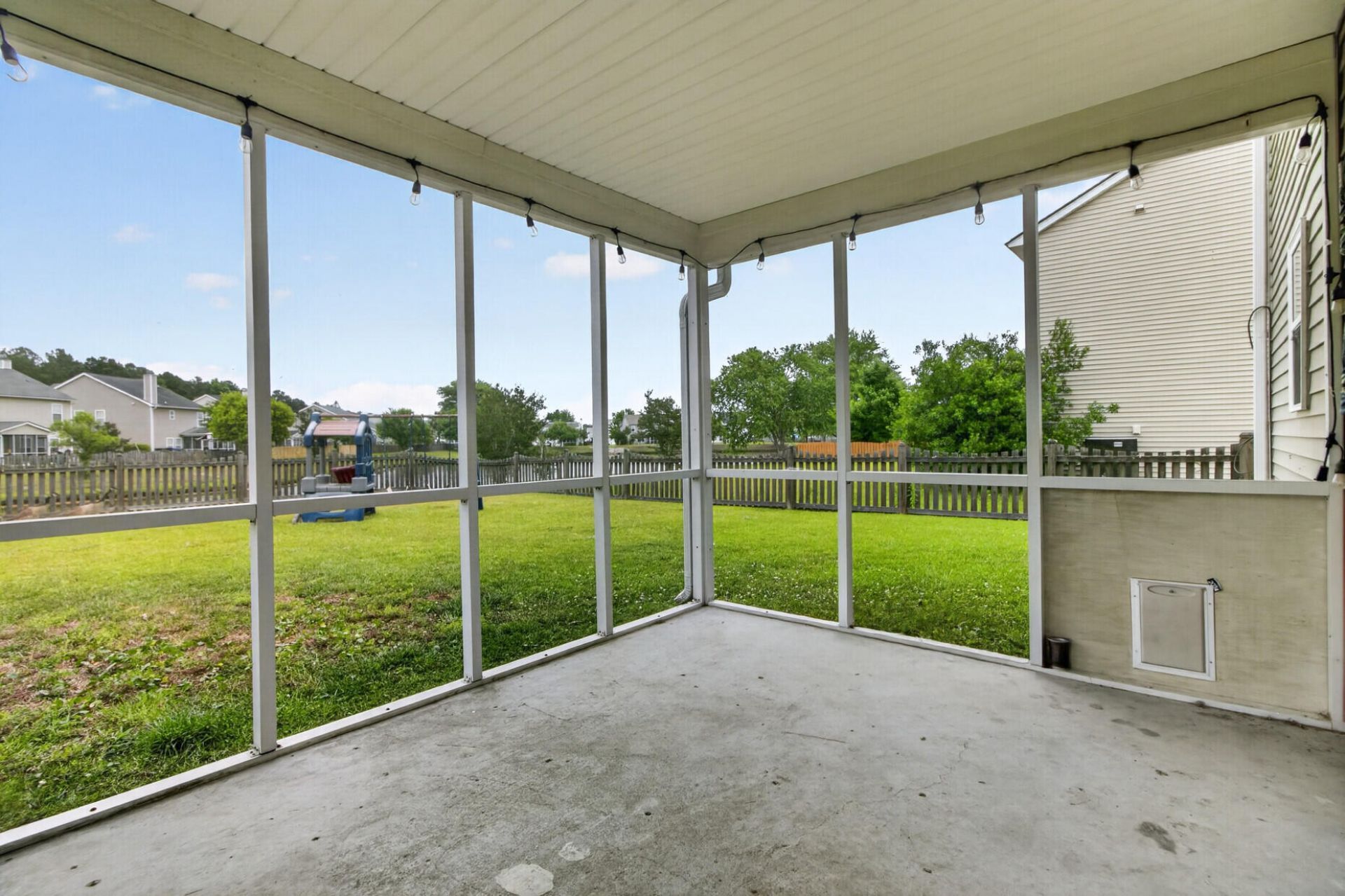 175 Southport Drive Photo 19