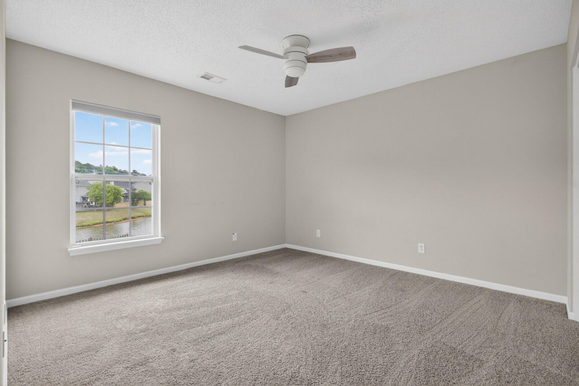 175 Southport Drive Photo 35