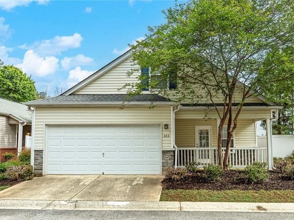 533 W Oaks Drive , Woodstock, GA 30188