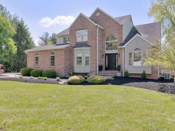 26 Lehigh Rd, Branchburg, NJ 08853