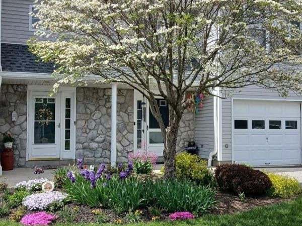 26 Beechmont Ter, Hardyston, NJ 07419