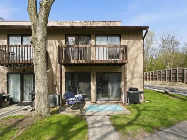 11 Saint Thomas Colony , Unit 1, Fox Lake, IL 60020