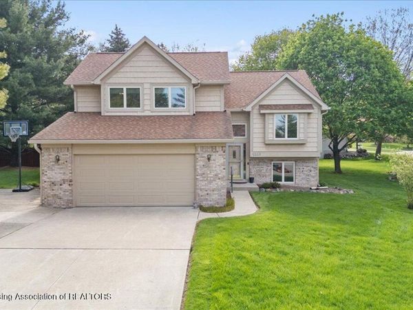 2550 Graduate Way, Holt, MI 48842