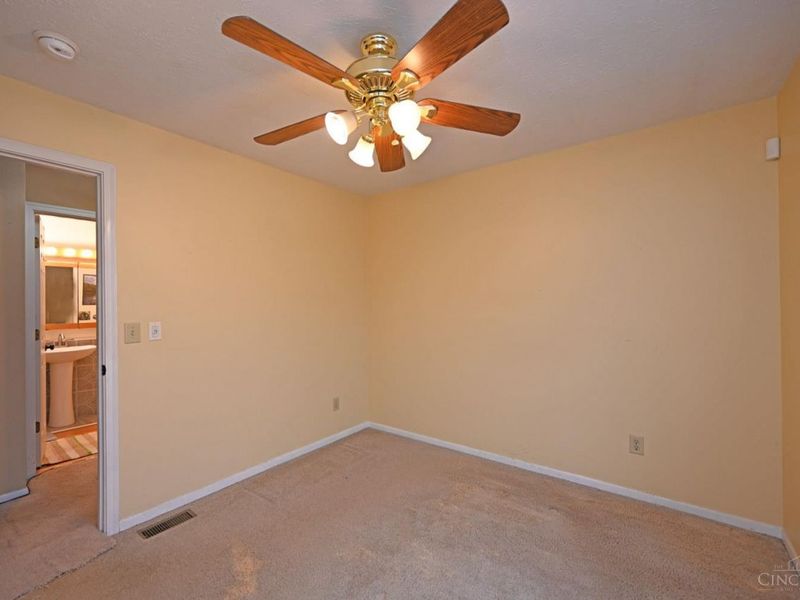 5686 Farm Field Drive, Deerfield Twp., OH 45040 Photo 14