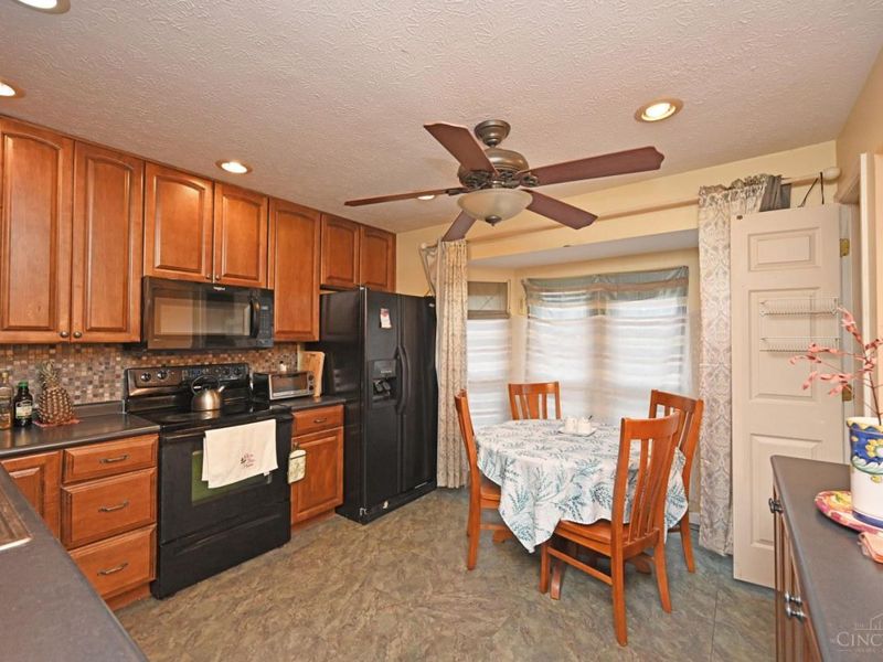 5686 Farm Field Drive, Deerfield Twp., OH 45040 Photo 3