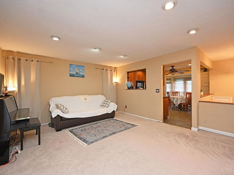 5686 Farm Field Drive, Deerfield Twp., OH 45040 Photo 8