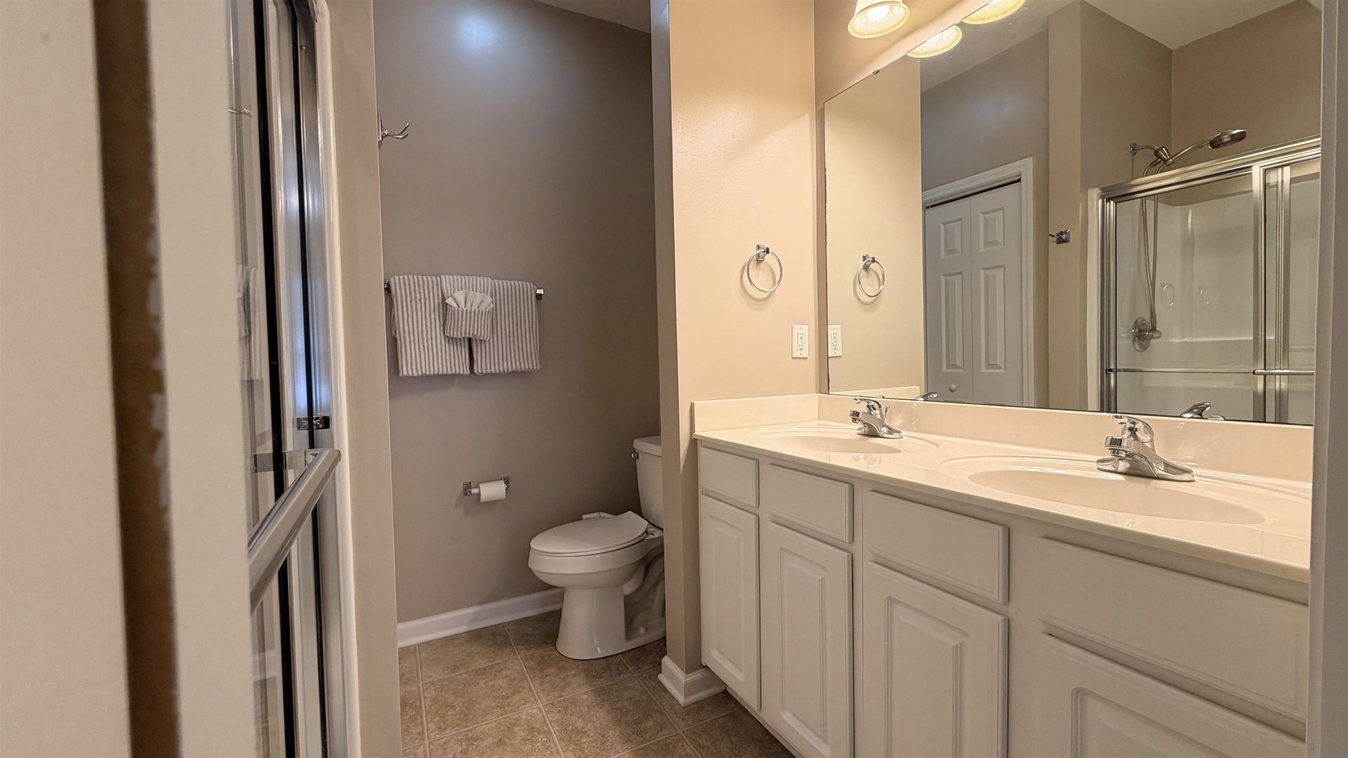 4104 Pinehurst Circle  Photo 13