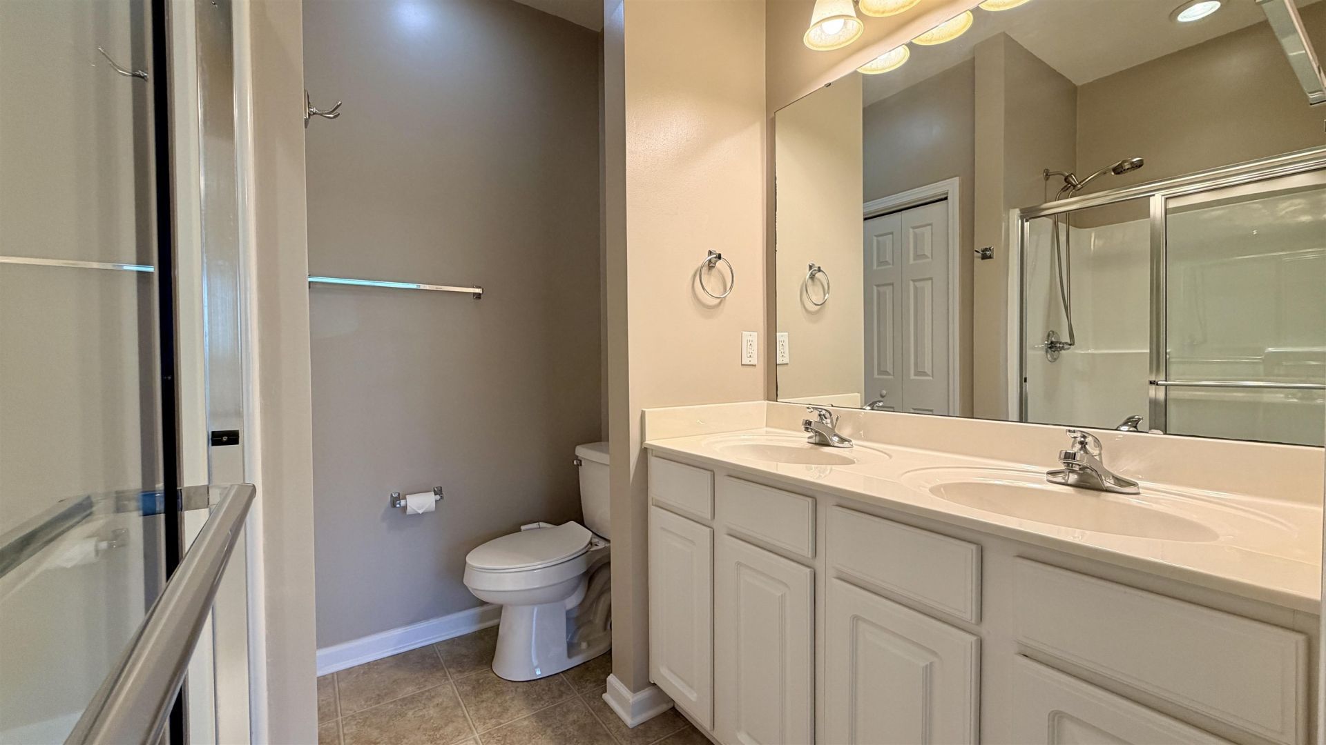 4104 Pinehurst Circle Photo 14