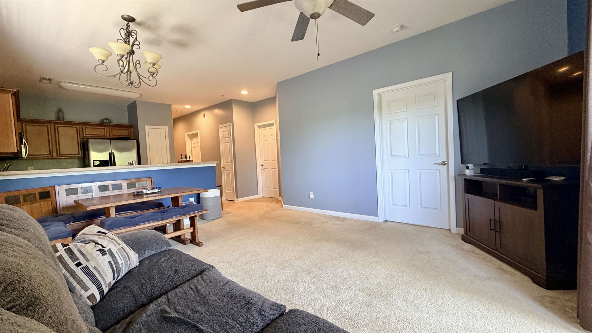 4104 Pinehurst Circle  Photo 8