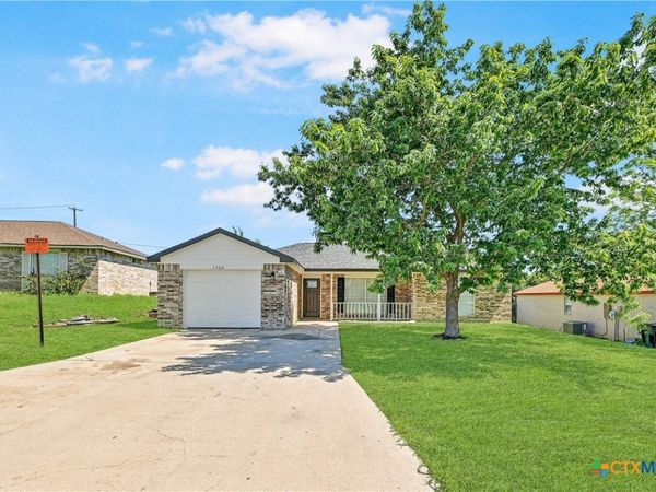 1406 E Downs Avenue , Temple, TX 76501
