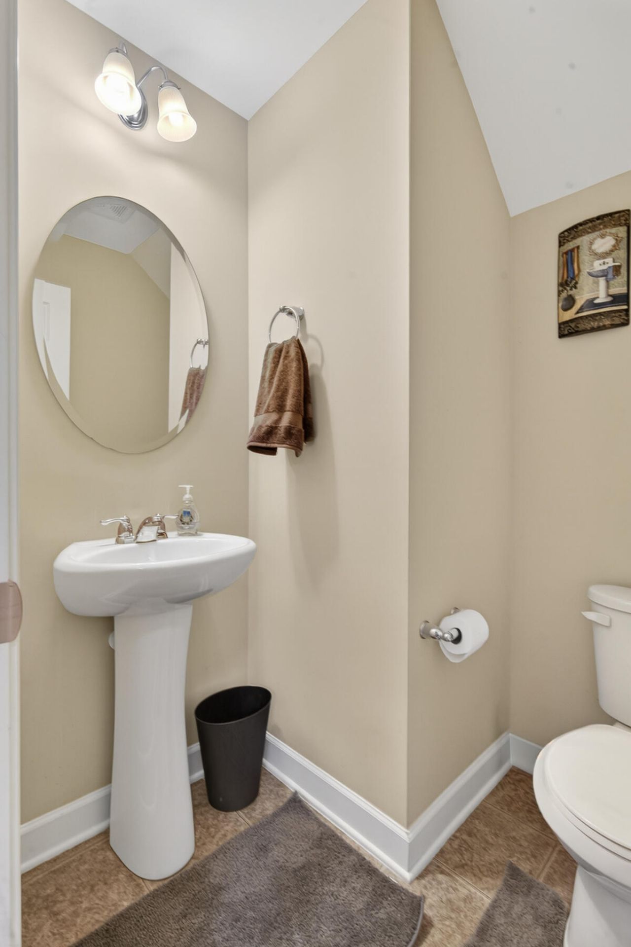 2082 Clipstone Drive Photo 10