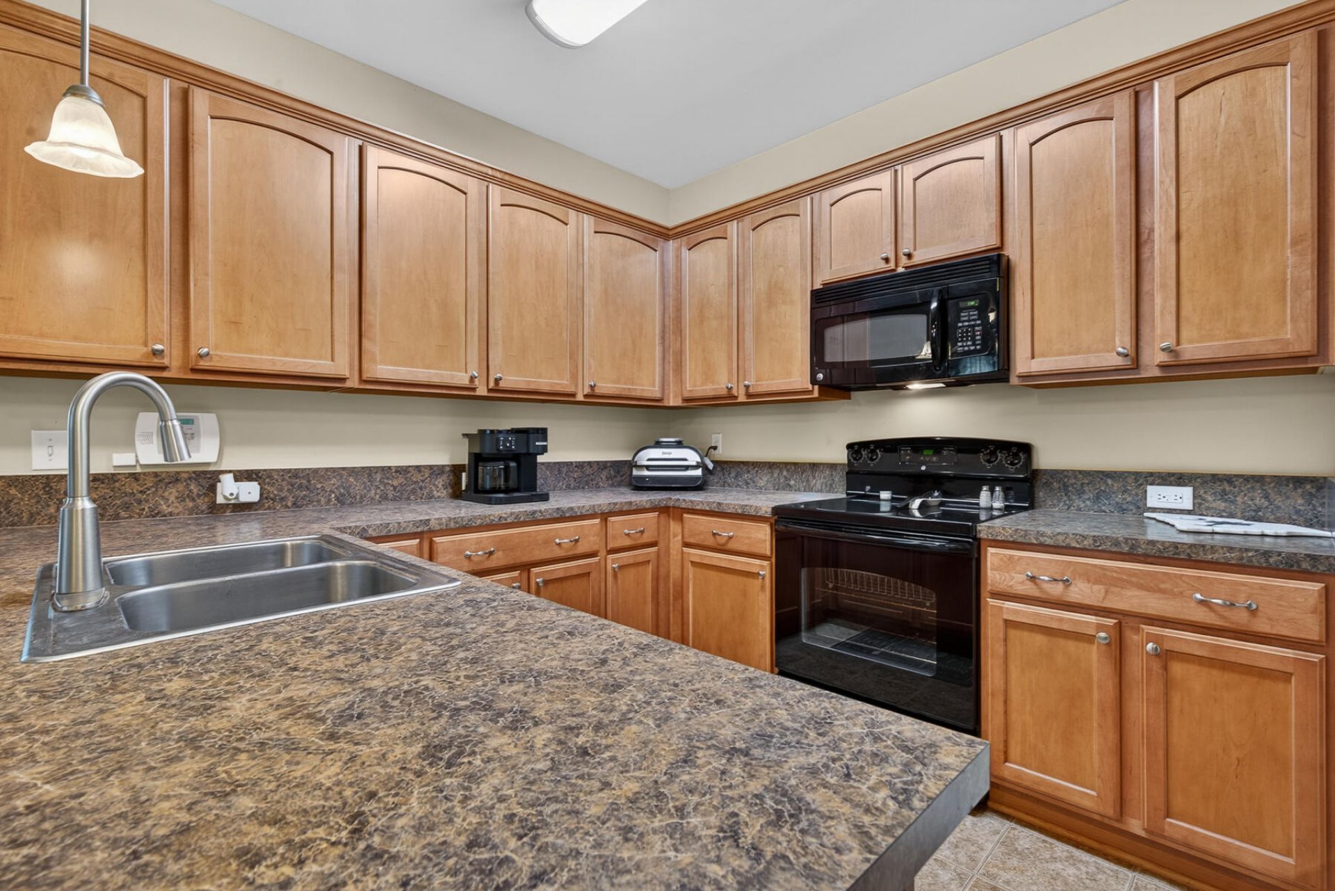 2082 Clipstone Drive Photo 14