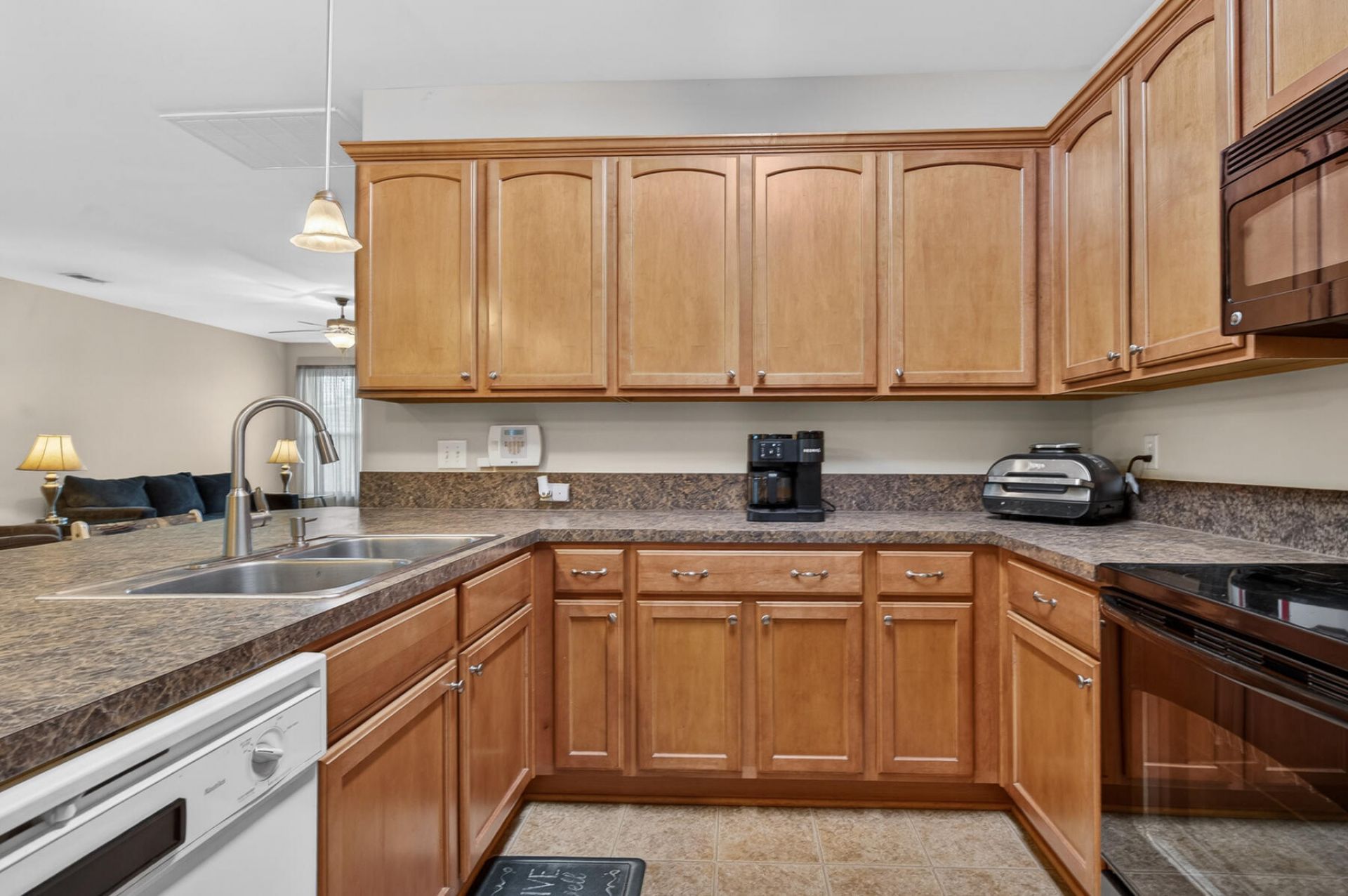 2082 Clipstone Drive Photo 15