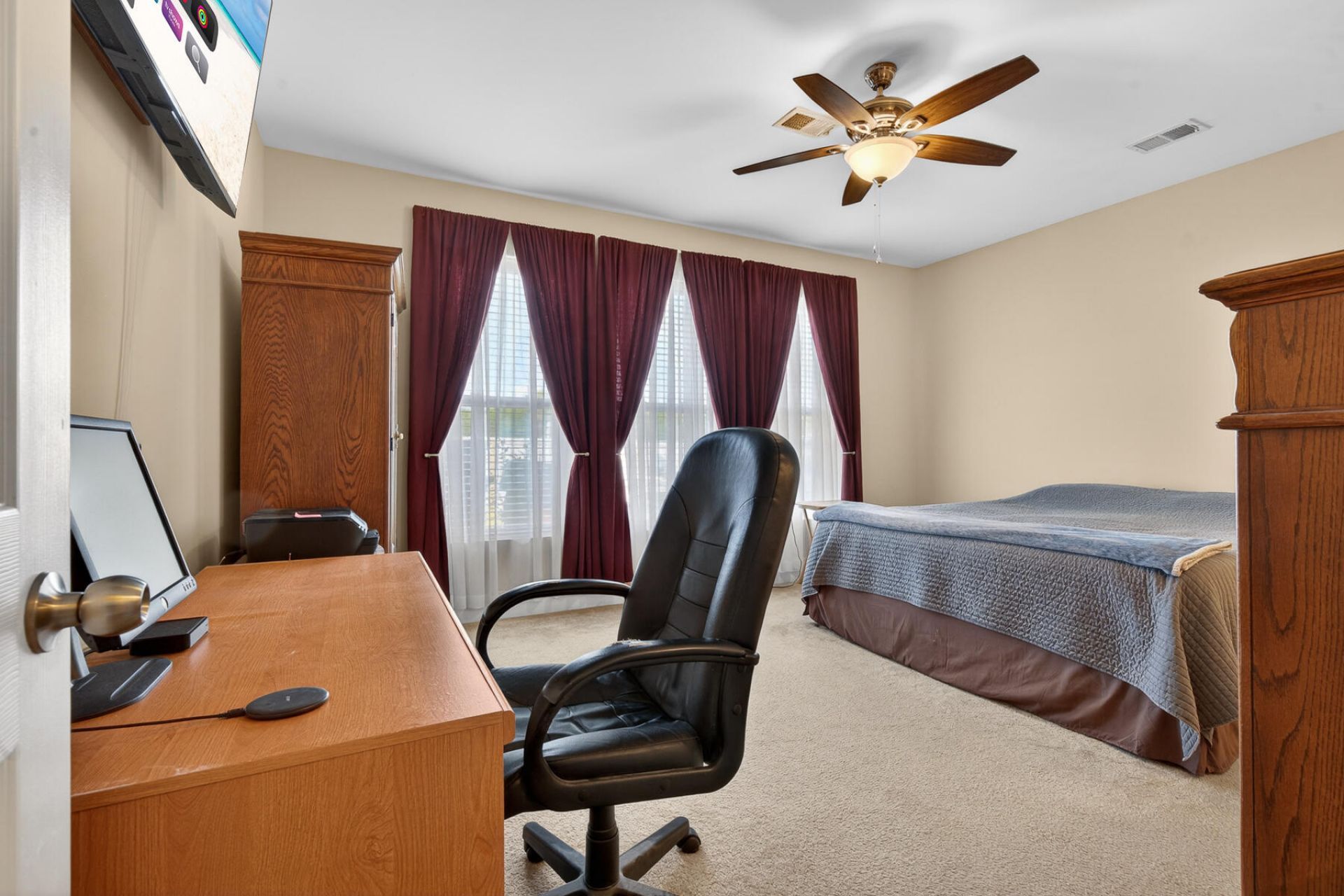 2082 Clipstone Drive Photo 22