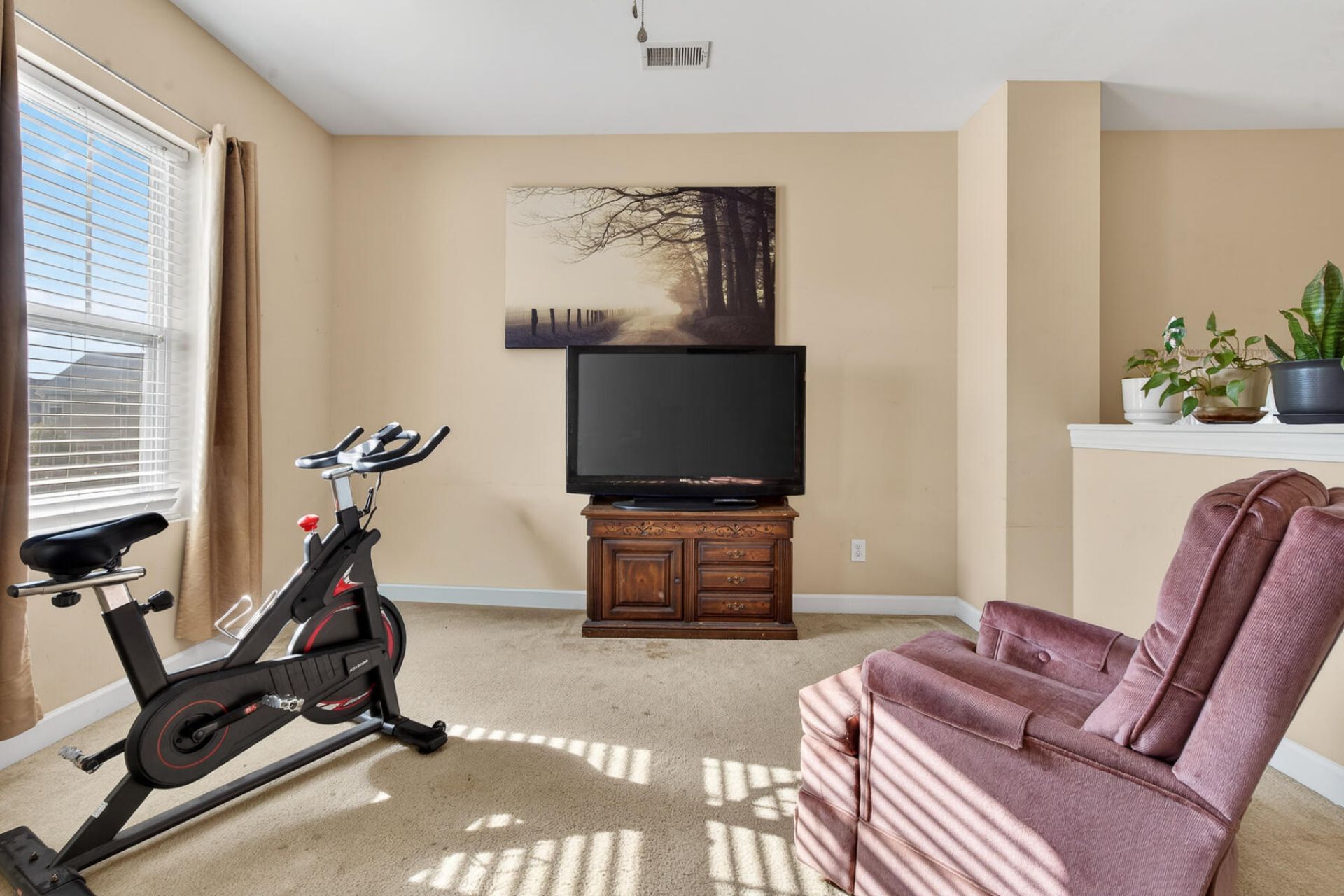 2082 Clipstone Drive Photo 32