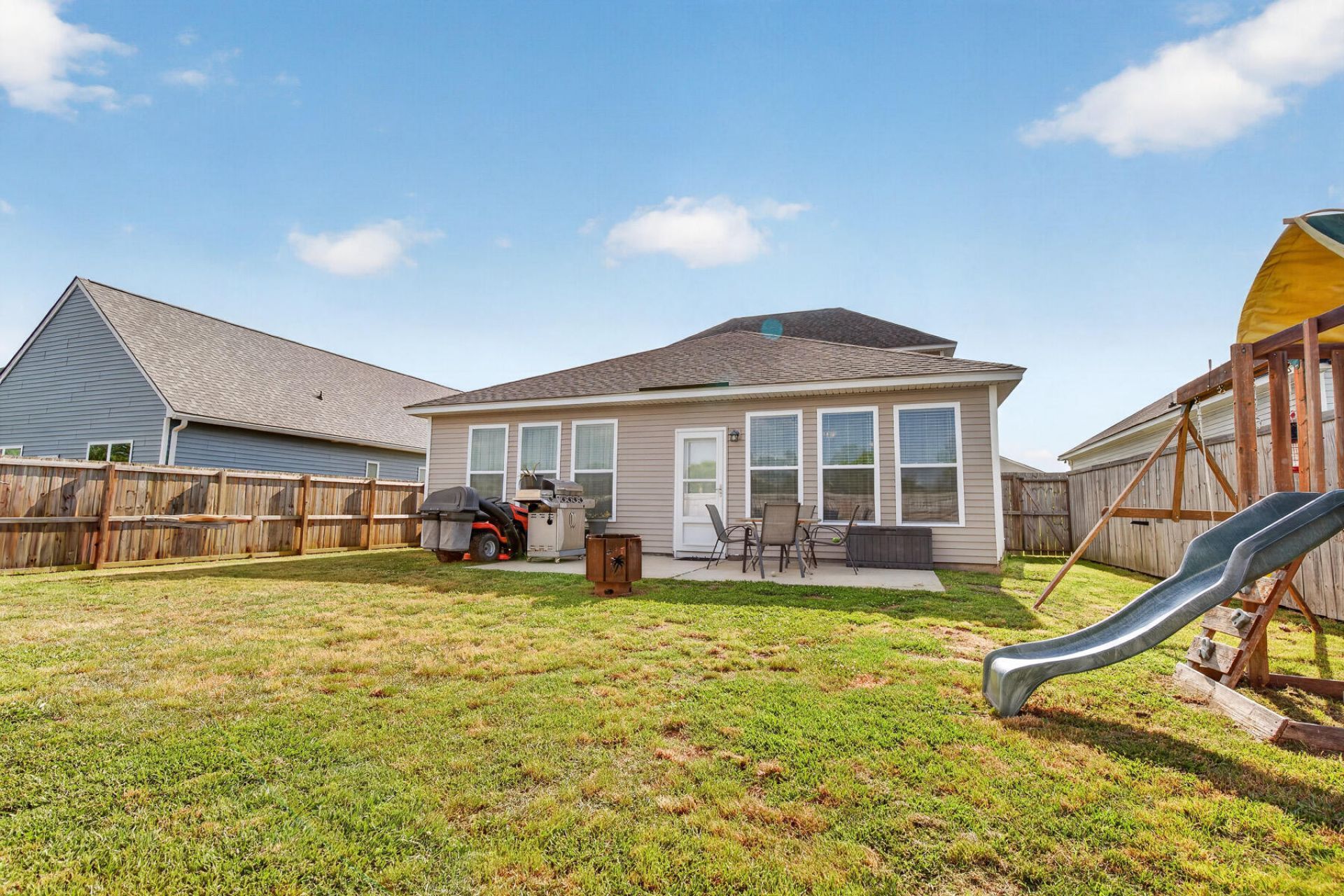 2082 Clipstone Drive Photo 37