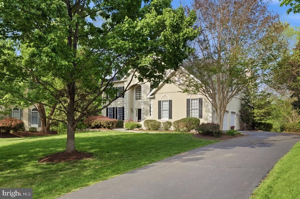 19586 Saratoga Springs Place, Ashburn, VA 20147 Main Photo