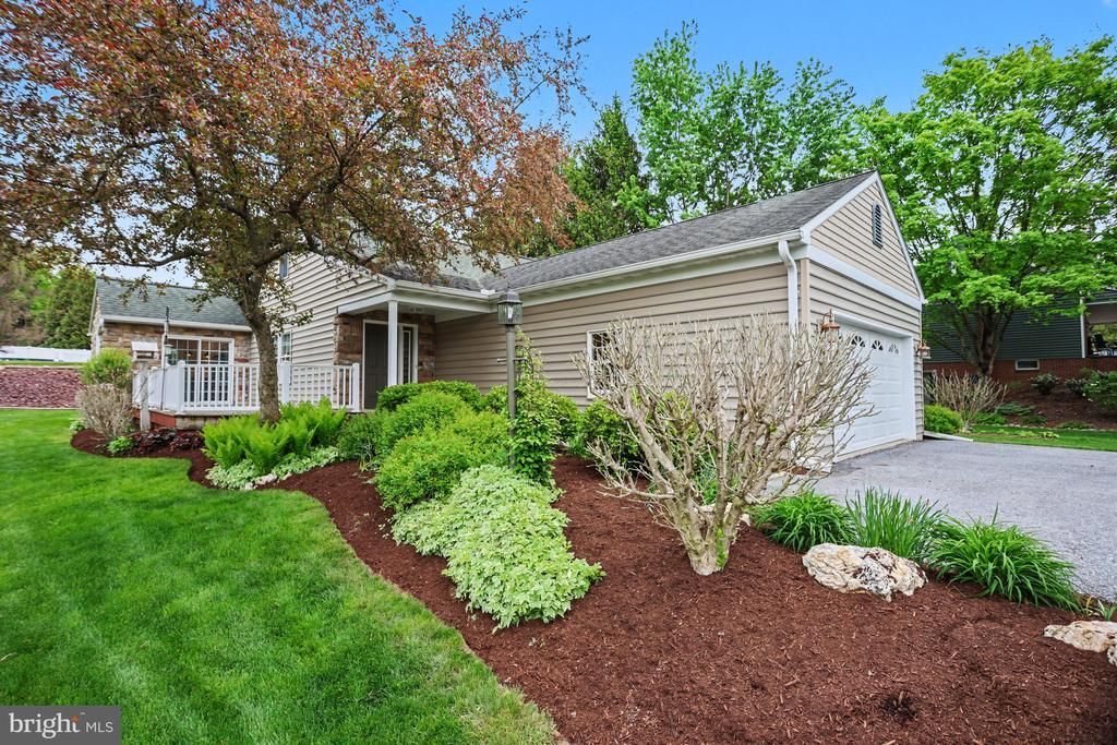51 Troy Drive, Lititz, PA 17543 Main Photo
