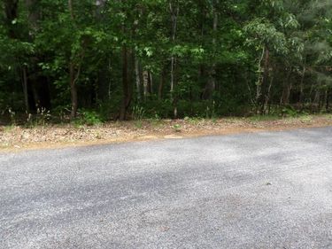 KINGS COURT, MONTROSS, VA 22520