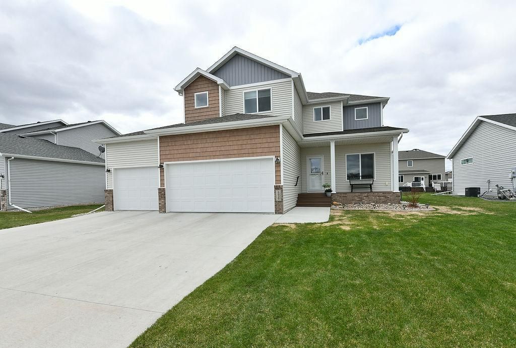 6620 57th Avenue S, Fargo, ND 58104 Main Photo