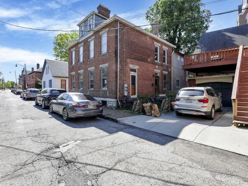 113 E Sycamore Street, Unit 111, Columbus, OH 43206 Photo 2