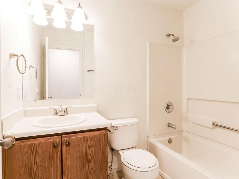 4541 Parkwick Drive , Columbus, OH 43228 Photo 11