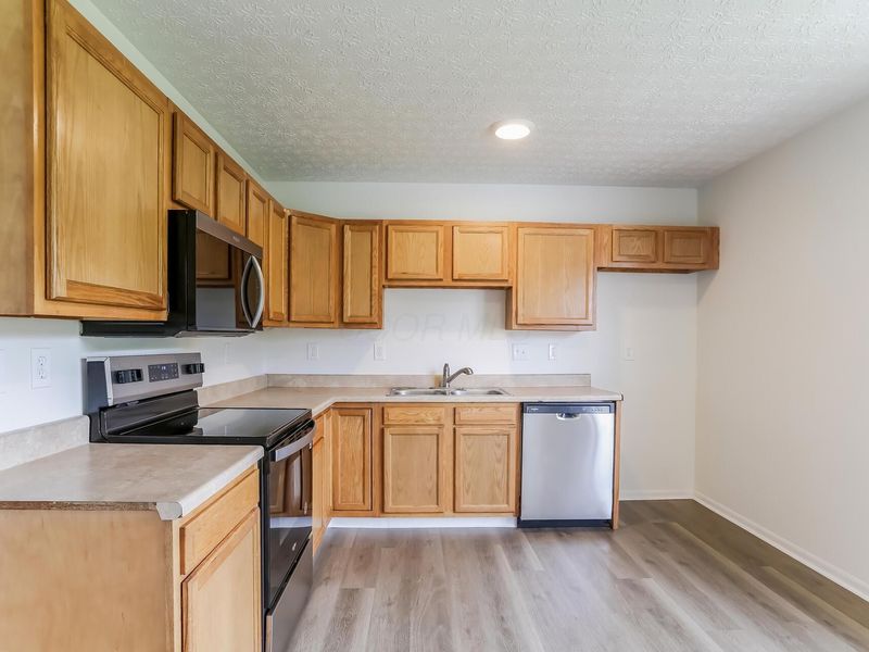 4541 Parkwick Drive , Columbus, OH 43228 Photo 4