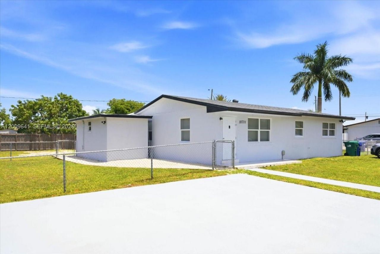 18711 SW 308th St, Homestead, FL 33030 Photo